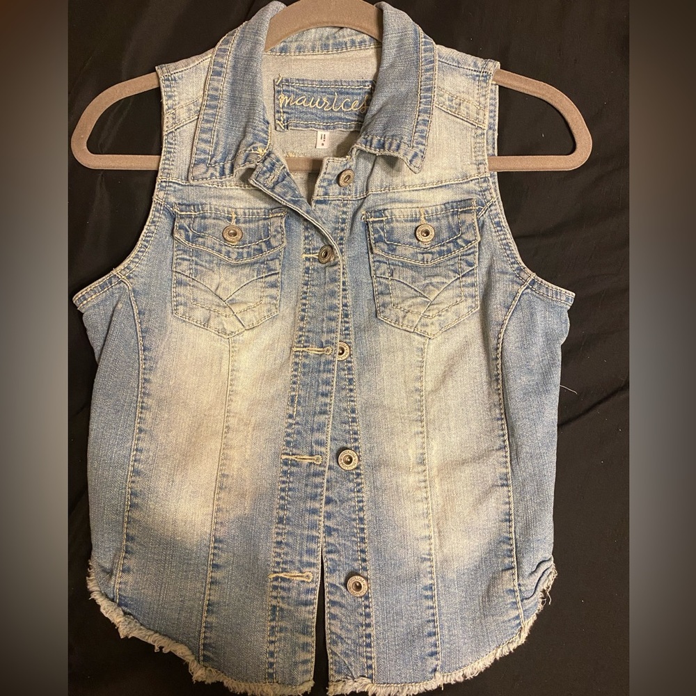 Maurices denim jacket vest || sleeveless size small